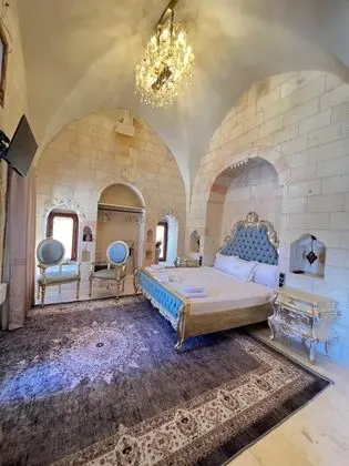 Zenobia,Avlu Manzaralı