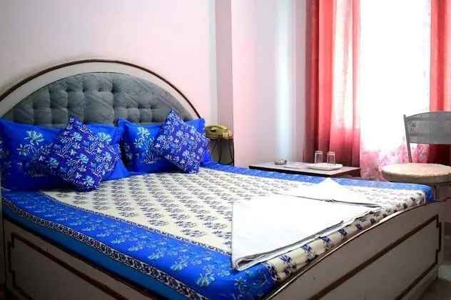 Standard Büyük Yataklı Tek Kişilik Oda, 1 Çift Kişilik Yatak, Teras, Dağ Manzaralı