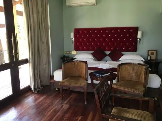 Honeymoon Tek Büyük Yataklı Oda