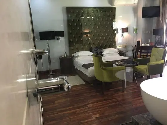 Honeymoon Tek Büyük Yataklı Oda