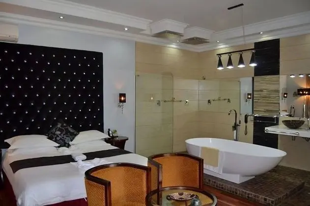 Honeymoon Tek Büyük Yataklı Oda