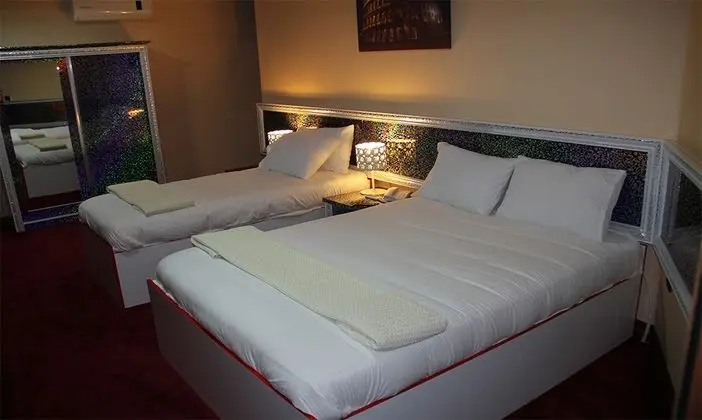 Triple, Şehir Manzaralı