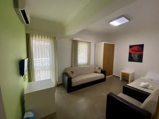 Suite, Kara ve Havuz Manzaralı, 2. Kat