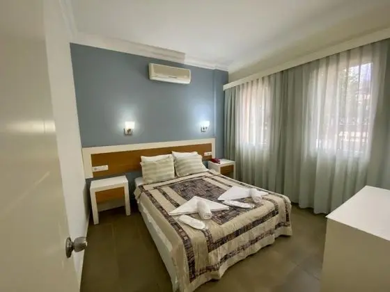 Suite, Kara ve Havuz Manzaralı, 2. Kat