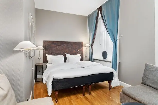 Junior Süit (1 King Size Bed 180x200cm)