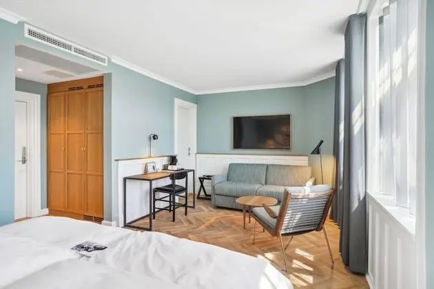 Junior Süit (1 King Size Bed 180x200cm)