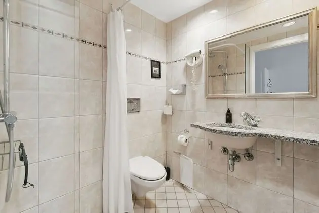 Junior Süit (1 King Size Bed 180x200cm)