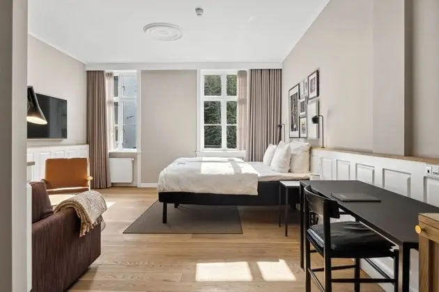 Junior Süit (1 King Size Bed 180x200cm)