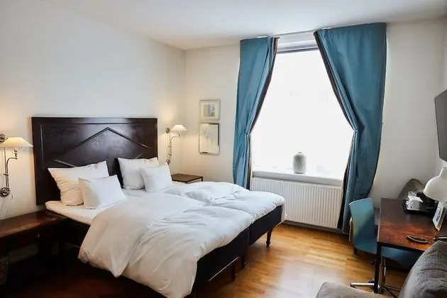 Standard Room (1 Double Bed or 2 Single Bed180x200cm)