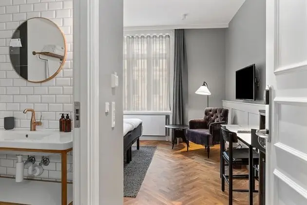 Standard Room (1 Double Bed or 2 Single Bed180x200cm)