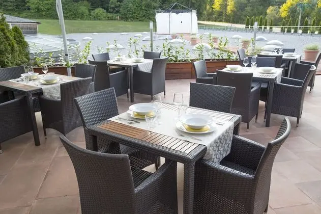 Tek Büyük veya İki Ayrı Yataklı Oda, Özel Banyo, Bahçe Manzaralı