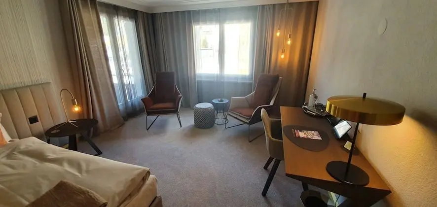 Tek Büyük Yataklı Oda, Balkon, Şehir Manzaralı (North)