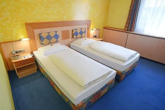 Standard Tek Büyük Yataklı Oda (Aircondition)