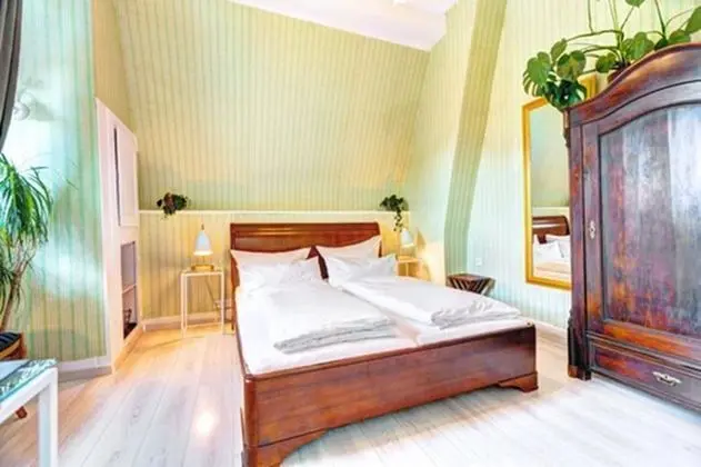 Standard Tek Büyük Yataklı Oda