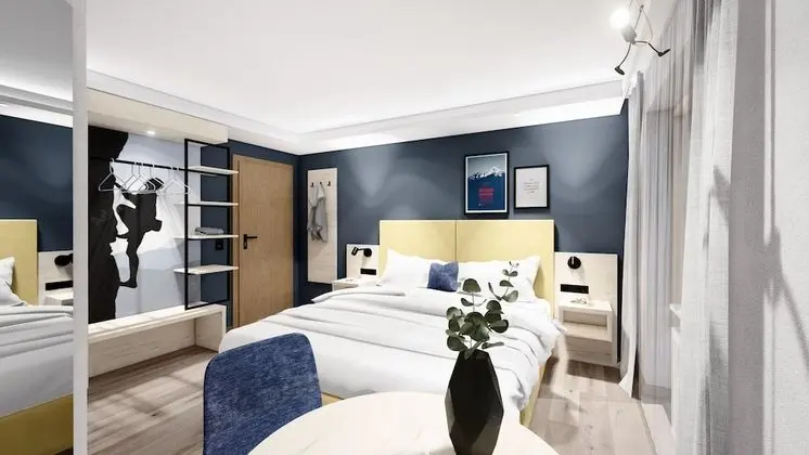 Tek Büyük Yataklı Oda, Balkon, Avlu Manzaralı