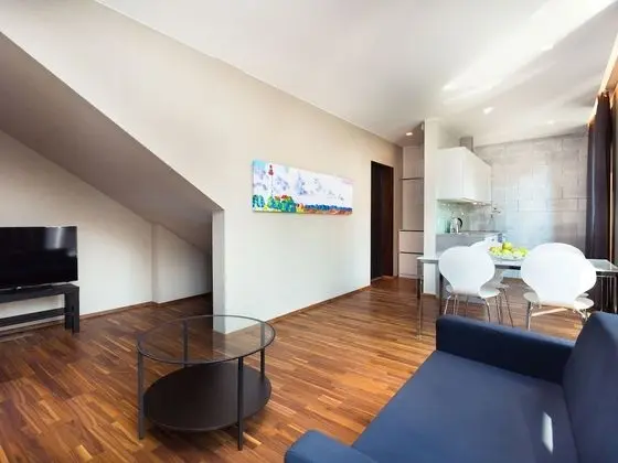 APARTMENT 3, Large 1 Bedroom