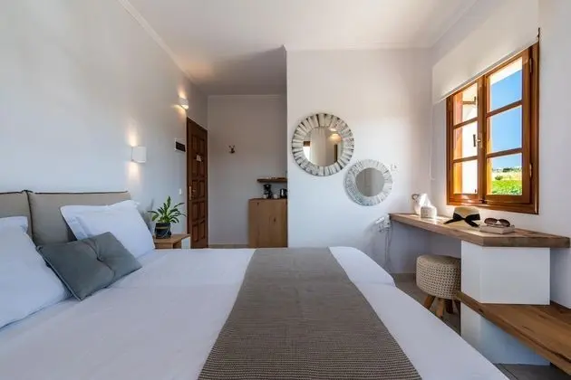 Superior Oda, Deniz Manzaralı (1st Floor)