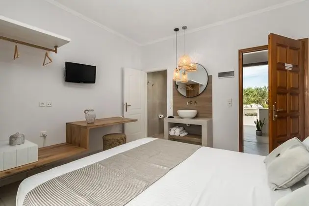 Superior Oda, Deniz Manzaralı (1st Floor)