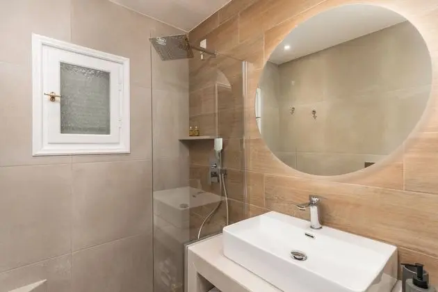 Superior Oda, Deniz Manzaralı (1st Floor)