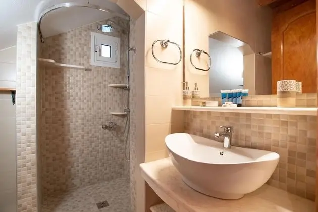Luxury Dört Kişilik Oda (First Floor)
