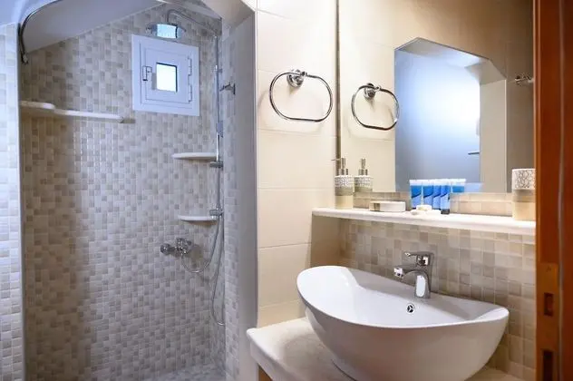 Luxury Dört Kişilik Oda (First Floor)