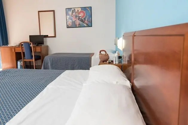 Tek Büyük veya İki Ayrı Yataklı Oda