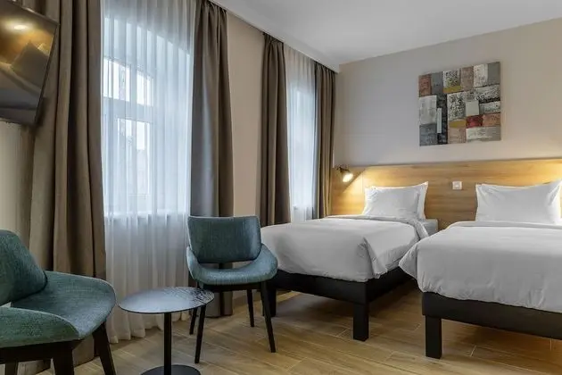 Comfort Tek Büyük veya İki Ayrı Yataklı Oda