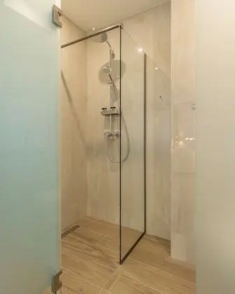 Comfort Tek Büyük veya İki Ayrı Yataklı Oda