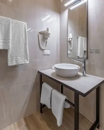Comfort Tek Büyük veya İki Ayrı Yataklı Oda