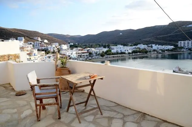 Üç Kişilik Oda, Deniz Manzaralı
