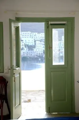 Üç Kişilik Oda, Deniz Manzaralı