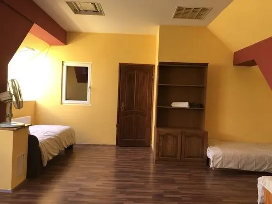 Basic Üç Kişilik Oda