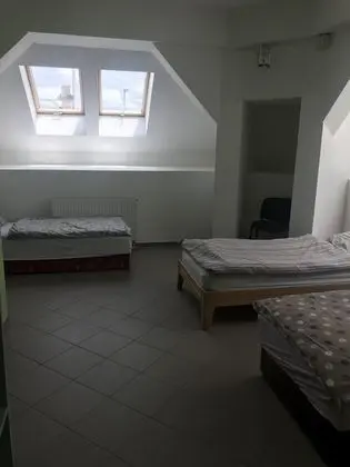 Dört Kişilik Oda, Ortak Banyo