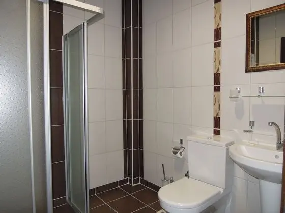 Üç Kişilik Oda