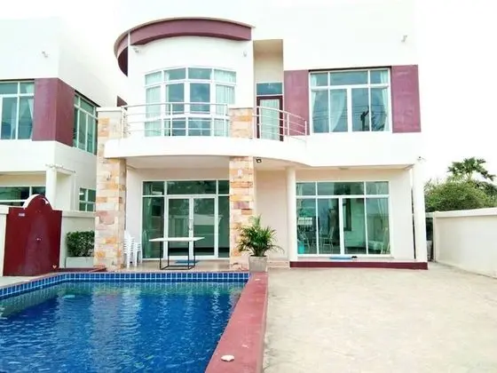 5 Bed room Private Pool Villa Modern Style