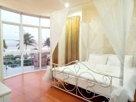 5 Bed room Private Pool Villa Modern Style