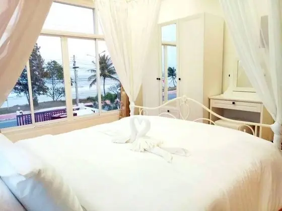 5 Bed room Private Pool Villa Modern Style