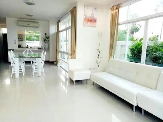 5 Bed room Private Pool Villa Modern Style