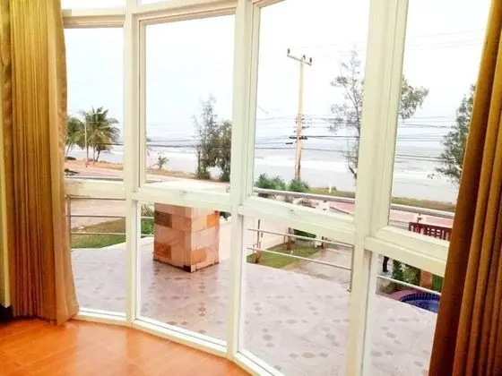5 Bed room Private Pool Villa Modern Style