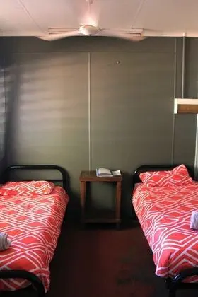 Basic Oda, 1 Yatak Odası, Ortak Banyo (Campground Unit)
