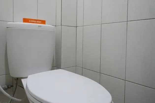 Tek Kişilik Oda, Ortak Banyo