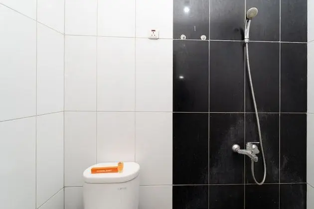 Tek Kişilik Oda, Ortak Banyo