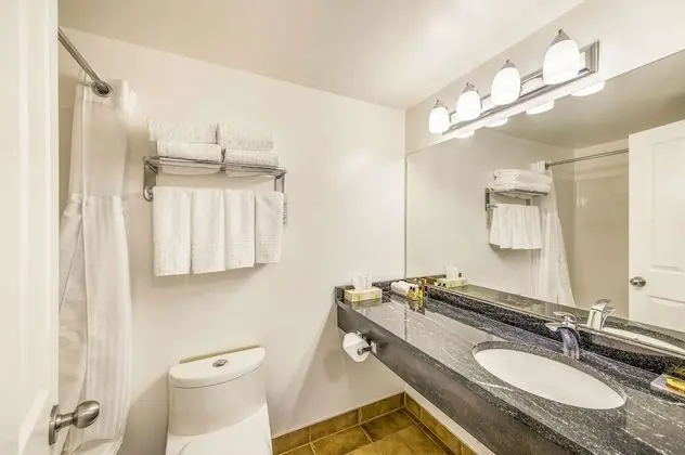 Standard Oda, 2 Büyük (Queen) Boy Yatak, Sigara İçilmez, Balkon