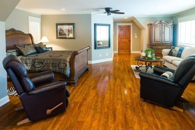 Selkirk Mountain View Master Suite