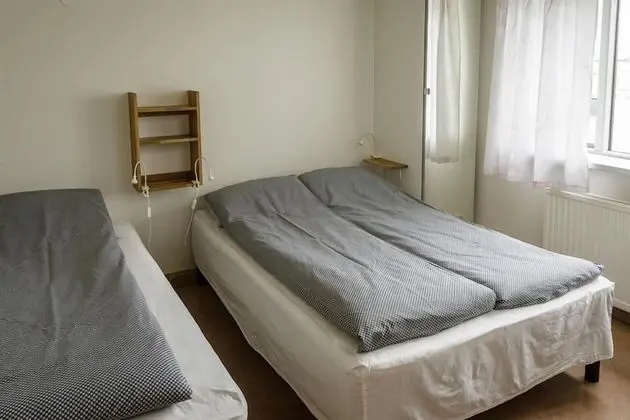 Üç Kişilik Oda, Ortak Banyo