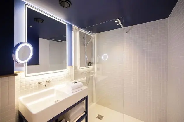L'Unik Room