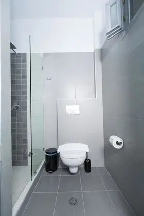 Üç Kişilik Oda
