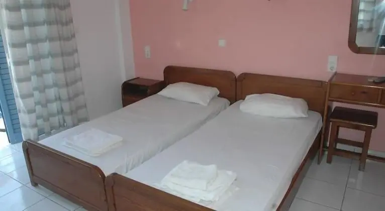 Üç Kişilik Oda