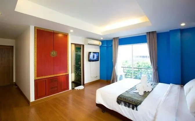 Deluxe King Bed Canal View with Balcony