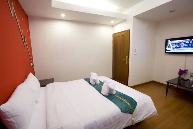 Standard Queen Bed